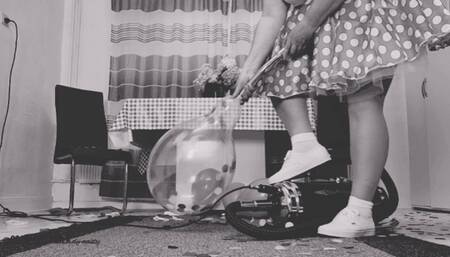 Mila - Back to the 50's - Fun with balloons & Lego (black&white)