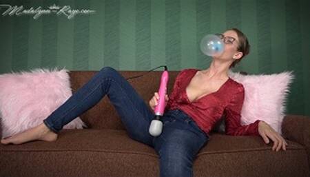 Madalynn Raye: Bubblecum with me SD- 720x480