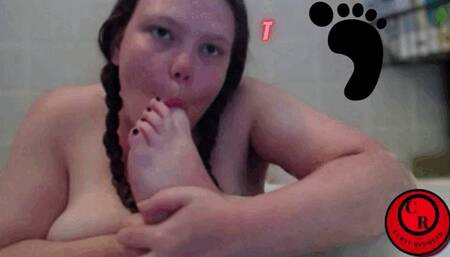 Toe Sucking In The Bath - CurvyRedhead - AVI