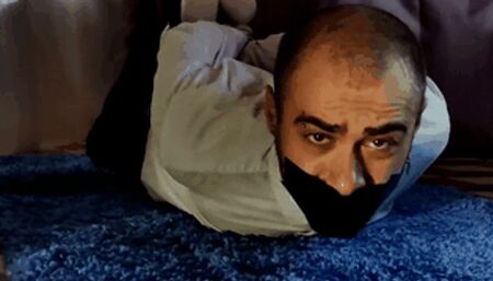 ZEUS FLOOR BONDAGE (HD mp4) amature