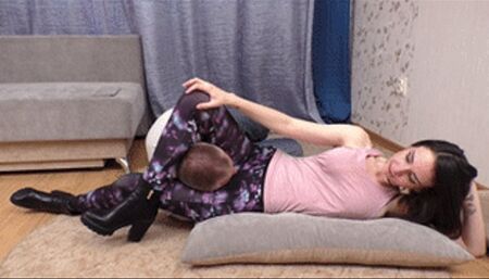 Woman makes guy smell crotch keeping that secret, vf1828x 1080p