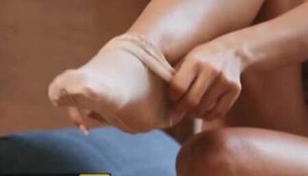 brunette babe layla sin get her pussy drilled -