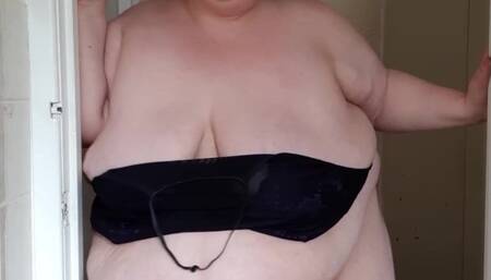 SSBBW FULL BODY STRIP AND BELLY JIGGLES WITH HEAVY BREATHING
