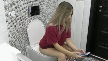 After a good meal, I really need to go to the toilet MP4 FULL HD 1080p