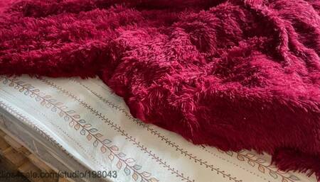 Hot and sweaty feet massage and sniffing right after sleep