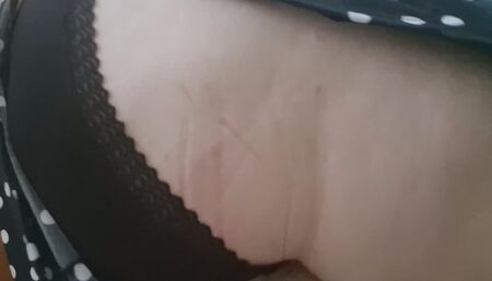 Farts and pees in a public toilet bar avi