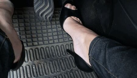 Pedal Pumping, Toe cleavage & High Heels by Tamara