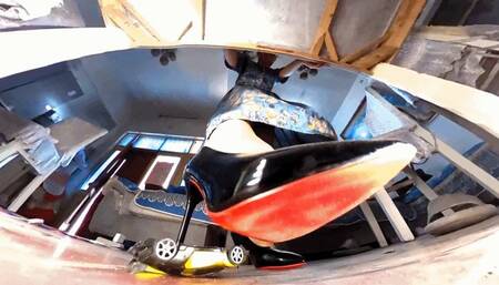 Gaoyu High Heels Crush Car 360VR
