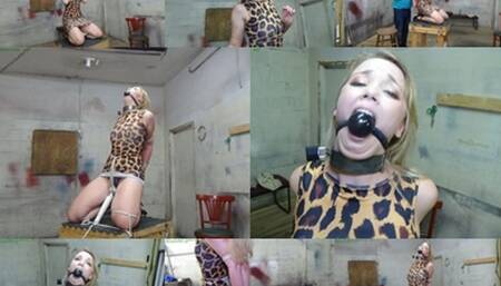 Hot British blonde helplessly bound orgasms (MP4 SD 3500kbps)