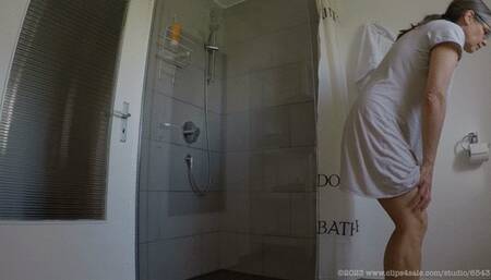 Filming myself in the shower - Part 1 (2018) (MP4)