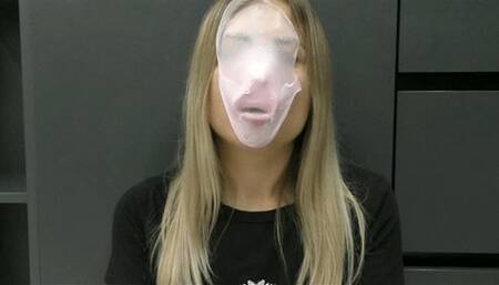 Smashing the big bubbles in your face MP4 HD 720p