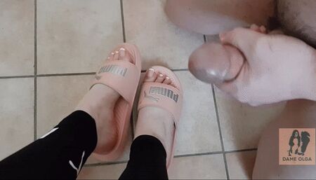 (121) So, You Want to Cum on My Slides? (1440p, WMV)