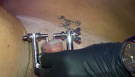 Ruin My gasmask bitch's junk - 3 - HD