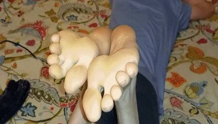 My boy's big feet MP4