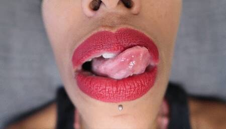 Worship my pretty mouth