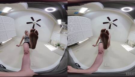 Sydney Paige - Beaten and Shrunken - 3D VR 180