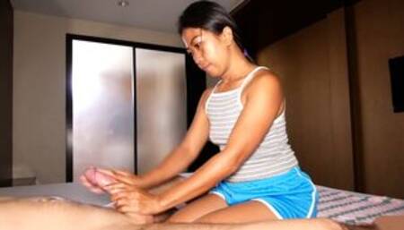 Service minded Thai girl sex massage