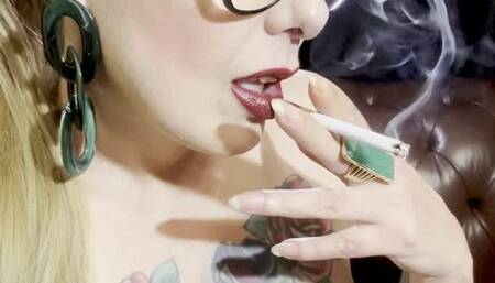 Close-up Marlboro reds - Deep Inhales - Makeup - Natural nails