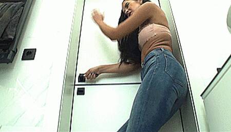 Peeing in jeans, locked in the bathroom (1920x1080 HD) MOV