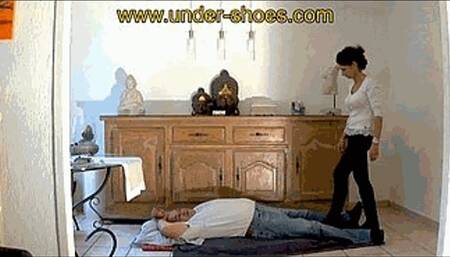 Miss Diana extreme facebusting and extreme boots trample