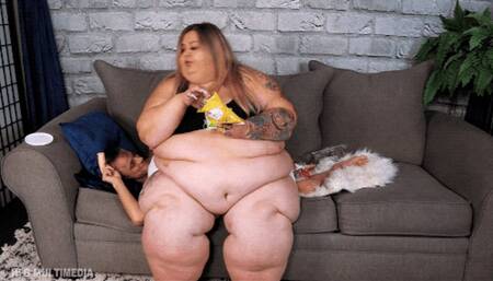 Frank Funsize & Ivy Davenport: A Seat for Snacking - MP4 sd