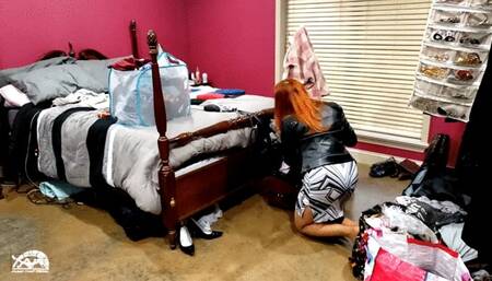 PTP 1363 – Vivian Ireene Pierce Pantyhose, Heels & Barefoot Cranking the Jeep