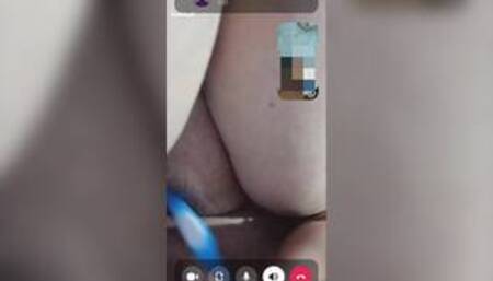 Horny Bhabhi Using Toothbrush in Pussy to get Hot