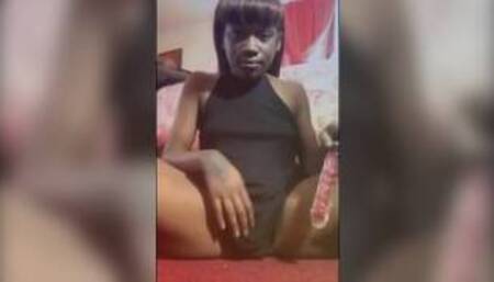 Ugly Slut Rubs Her Ugly Pussy