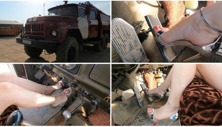 Brutal hard revving in old russian powerful fire truck