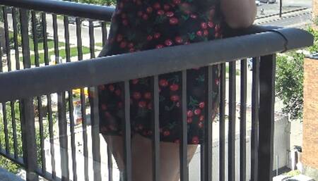 Watching the neighbour apply sunscreen