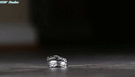 Bimbo Alien crash land again! - MP4