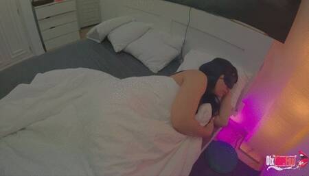 Sweet Stepmom share a bed with Stepson