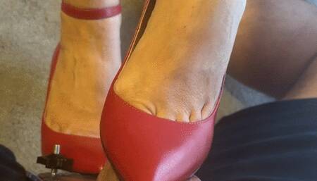 Shoejob in red stilettos and ball flattening under CBT Thicken Penis And Testicle Crusher Cock Rings Cage Chastity