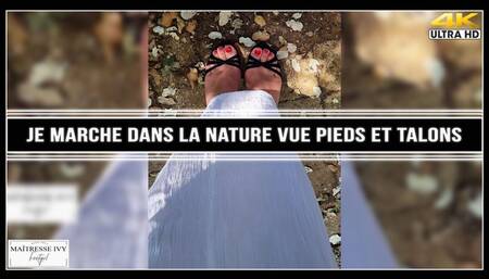 Je marche dans la nature vue pieds et talons 4K