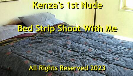 Kenza Rubs Herself With Lotion Before Bed