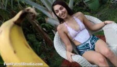 The Banana Challenge with Bri Babi - WMV (HD1080p)