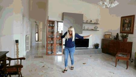 Sliding on bananas AVI(1920x1080)FHD