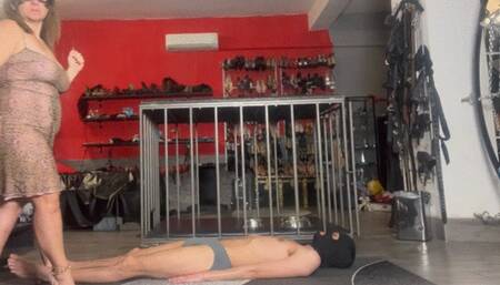 MISTRESS LILY DUPONT : TRAMPLING HE GOT EXITED ( TOT WEIGHT 181 KG)