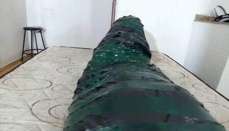 Redhead's face sitting part 1, by Manu Albertine and Daniel Santiago, (cam by Aline) FULL HD