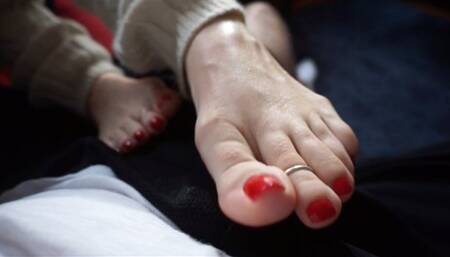 Teasing toering toejob from MILF in legwarmers - Top 8 FJ Clip!