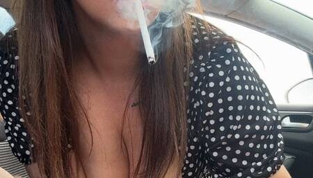 Smoking handjob&blowjob in the car with a stranger
