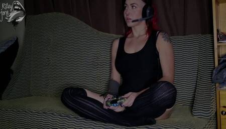 Gassy Gamer Girlfriend