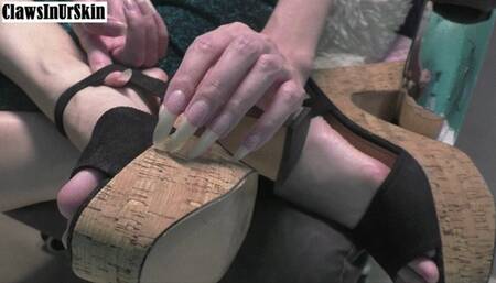 scratch the platform on the shoes