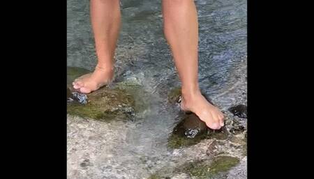 Ariel hand passage crushing