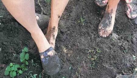 Feet, flip flops and swamp MP4(1920*1080)HD