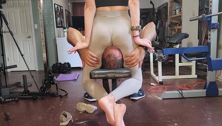 Dungeon Chronicles 1 – Sweaty Domination in my favorite yogapants