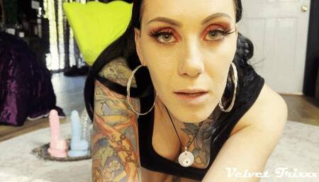 Masturbation with Velvet Trixxx