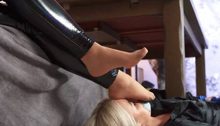 Khaleesi Daenerys Under Table Of Weronika - Part 02 - HD 1920x1080