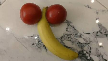 Crushing fruits and vegetables MP4 FULL HD 1080p