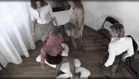 Lo stupidotto fan delle streghe - The fool witch fan